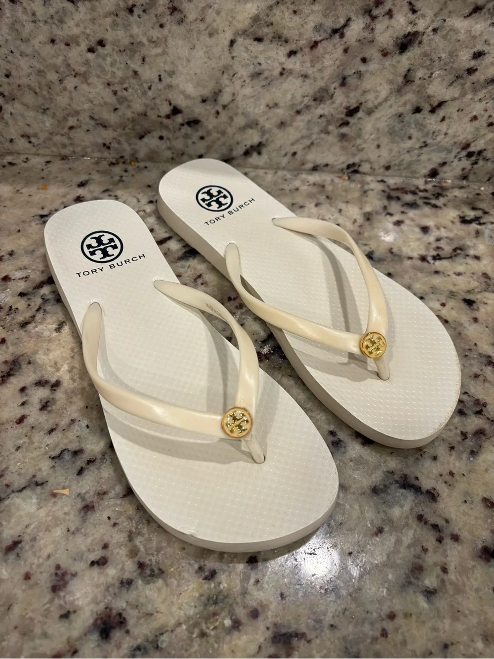 Tory burch Chelsea flip flops size 7 white/cream